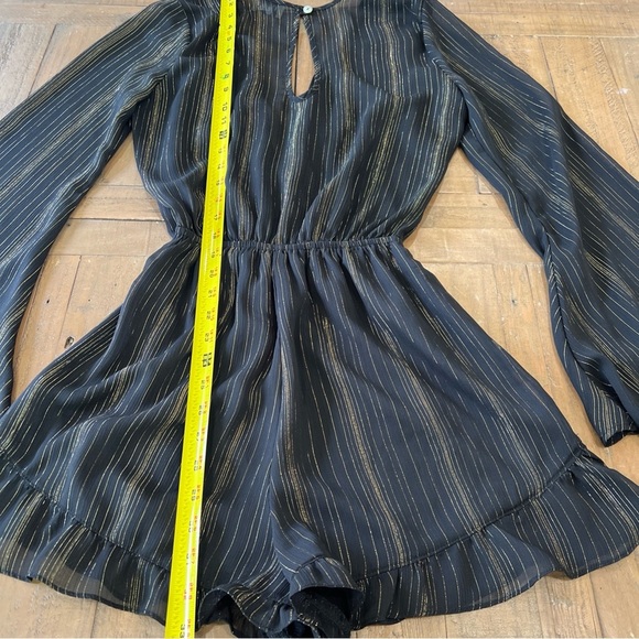 Show me Your Mumu Romper Bell Sleeve Sparkle And Shine Metallic Mini Small - Picture 9 of 12